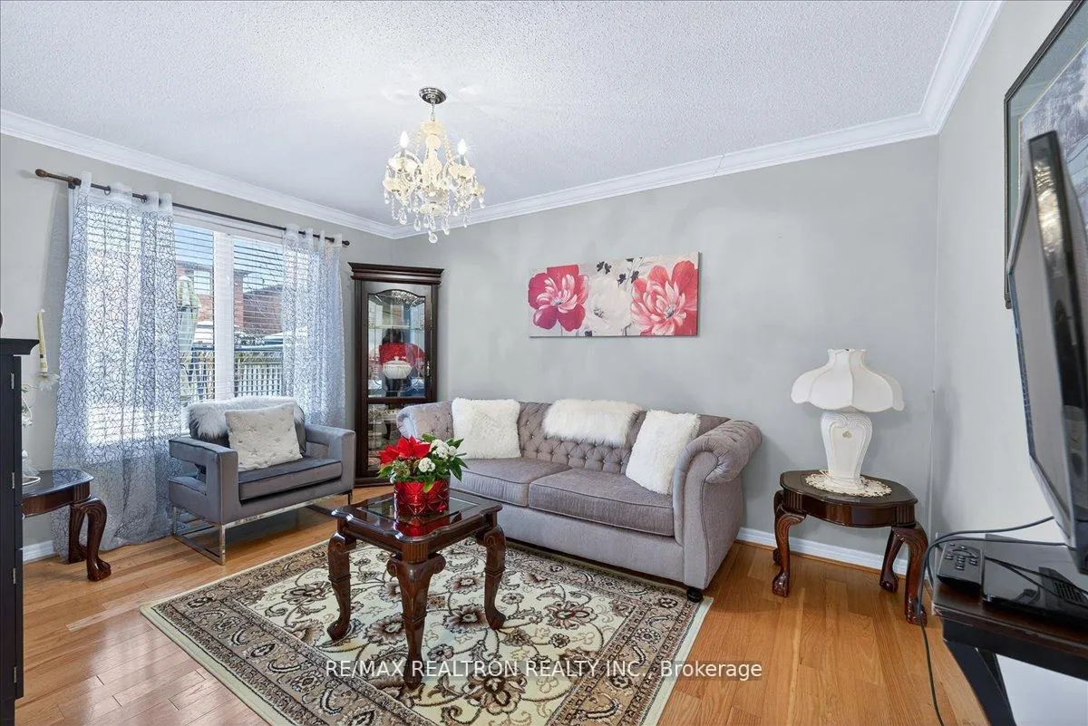 Photo 16 of 23 D'amato Crescent, Vaughan, Maple — HOMEH