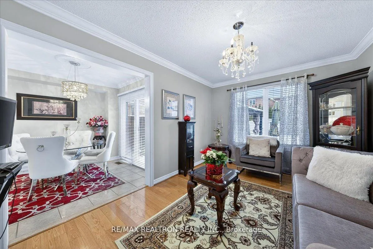 Photo 17 of 23 D'amato Crescent, Vaughan, Maple — HOMEH