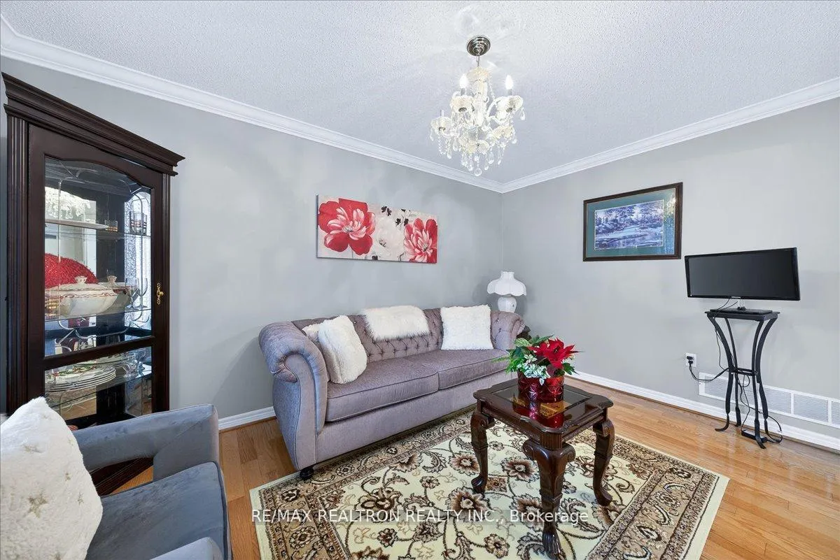 Photo 19 of 23 D'amato Crescent, Vaughan, Maple — HOMEH