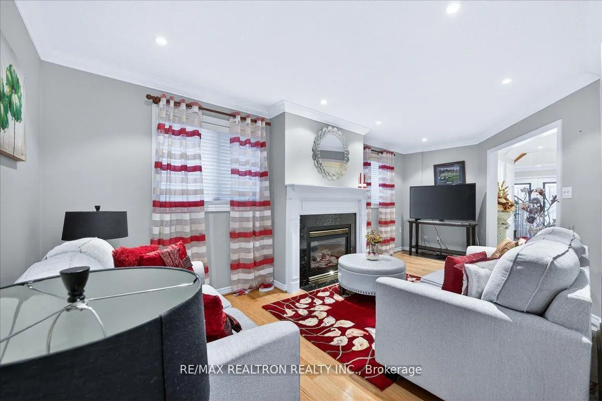 Photo 21 of 23 D'amato Crescent, Vaughan, Maple — HOMEH