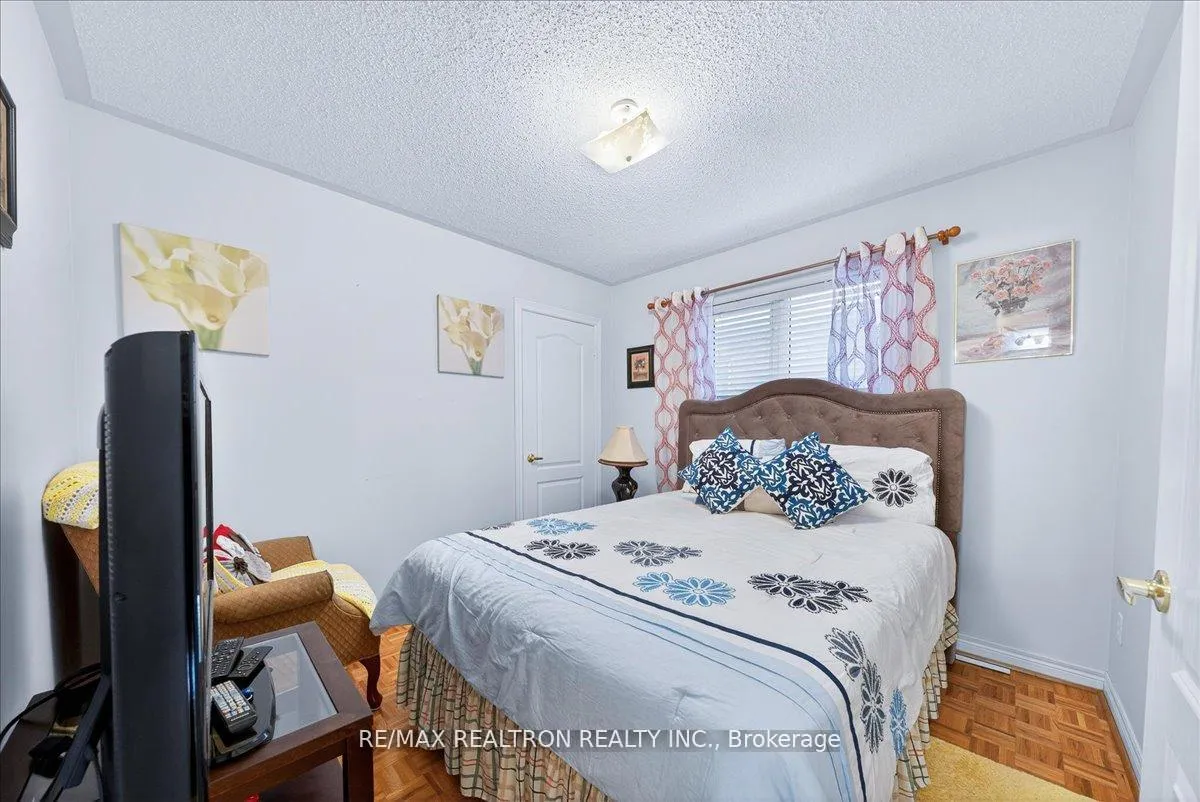Photo 30 of 23 D'amato Crescent, Vaughan, Maple — HOMEH