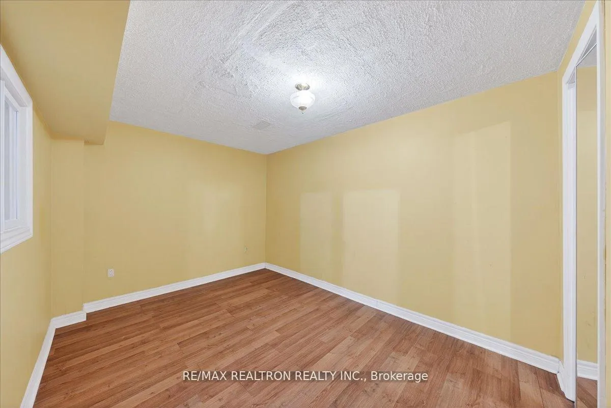 Photo 44 of 23 D'amato Crescent, Vaughan, Maple — HOMEH