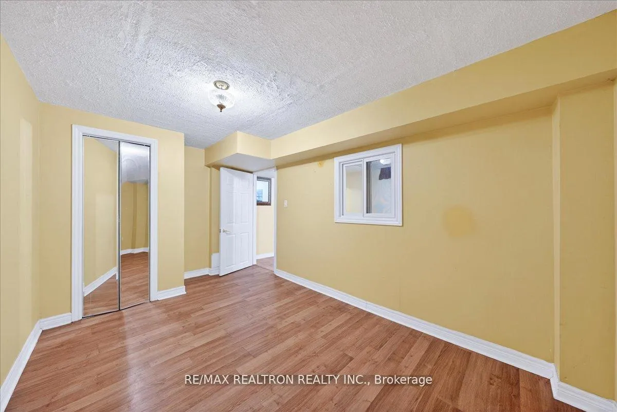 Photo 45 of 23 D'amato Crescent, Vaughan, Maple — HOMEH