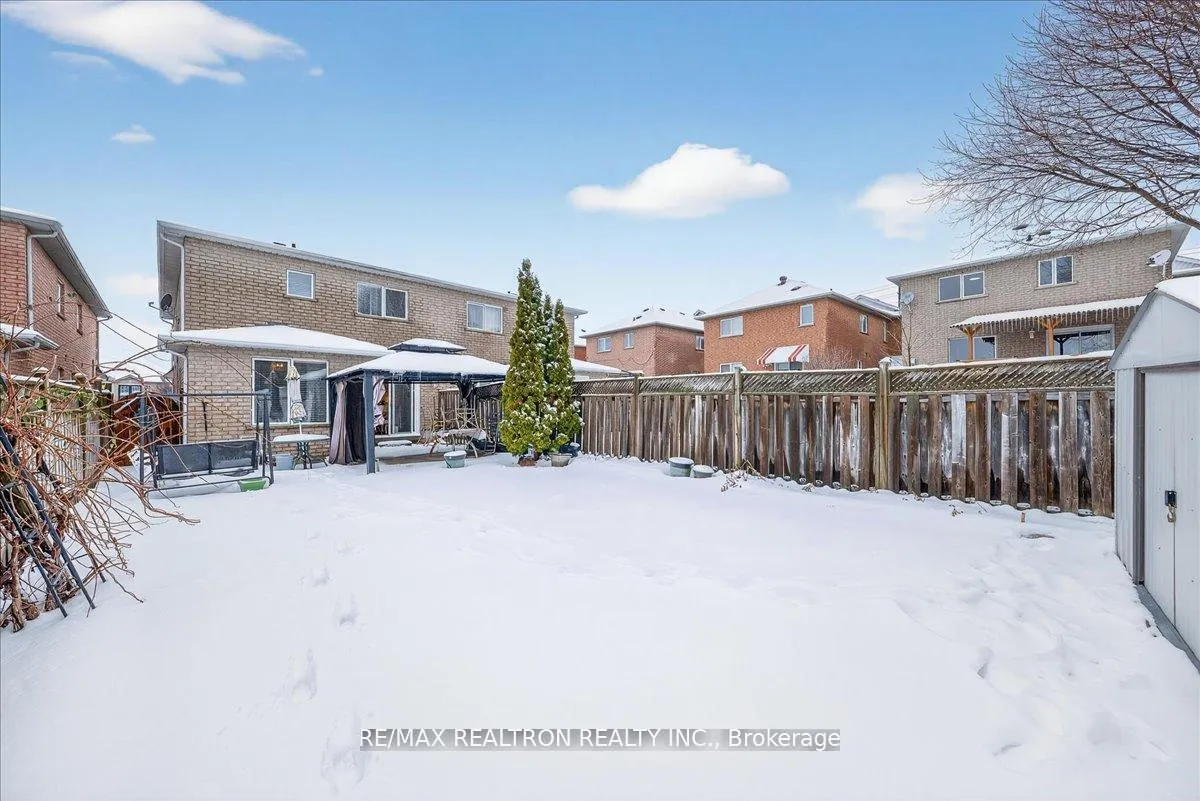 Photo 47 of 23 D'amato Crescent, Vaughan, Maple — HOMEH