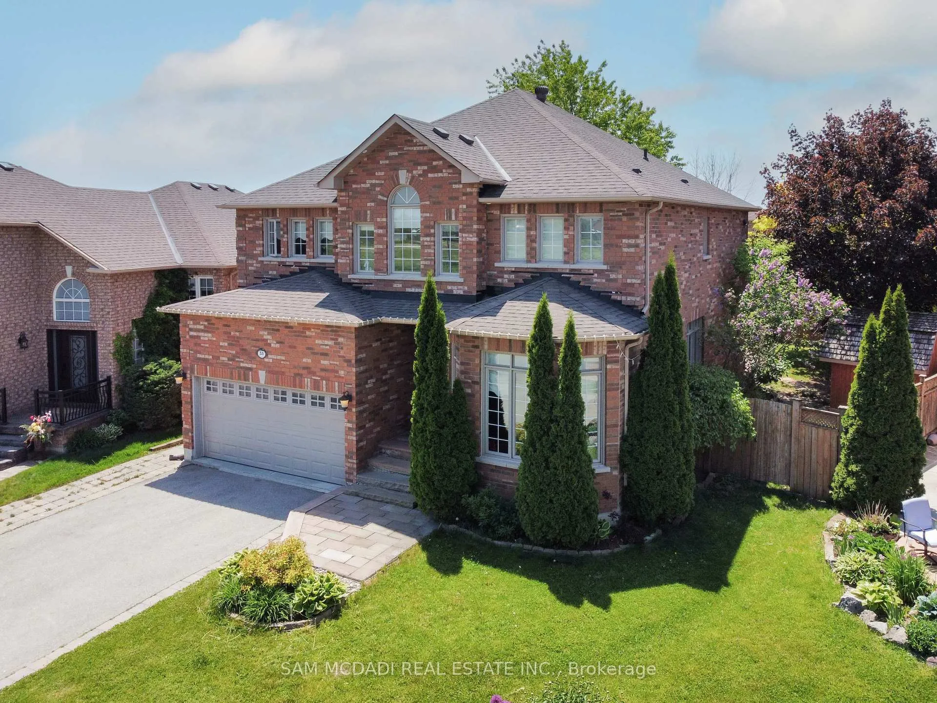 Photo 2 of 35 Hanton Crescent, Caledon, Bolton East — HOMEH