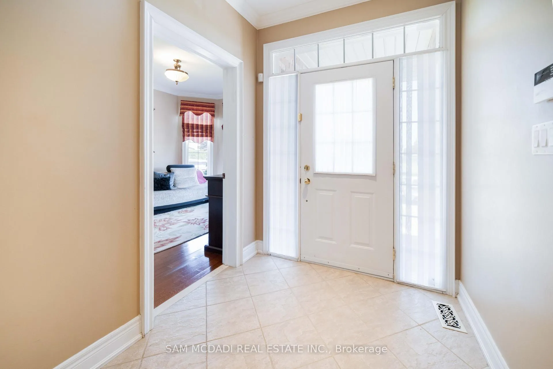 Photo 8 of 35 Hanton Crescent, Caledon, Bolton East — HOMEH