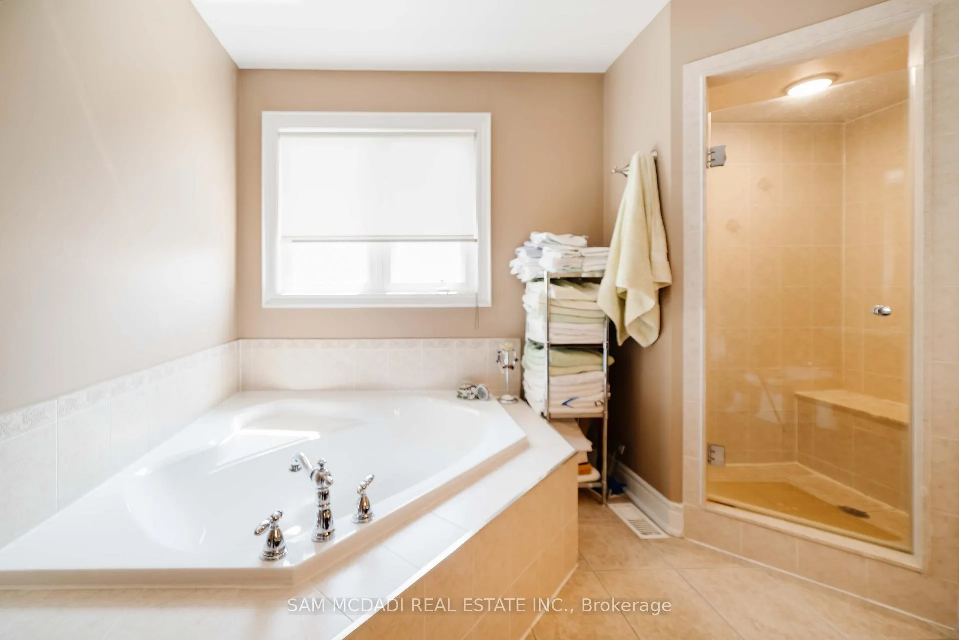 Photo 31 of 35 Hanton Crescent, Caledon, Bolton East — HOMEH