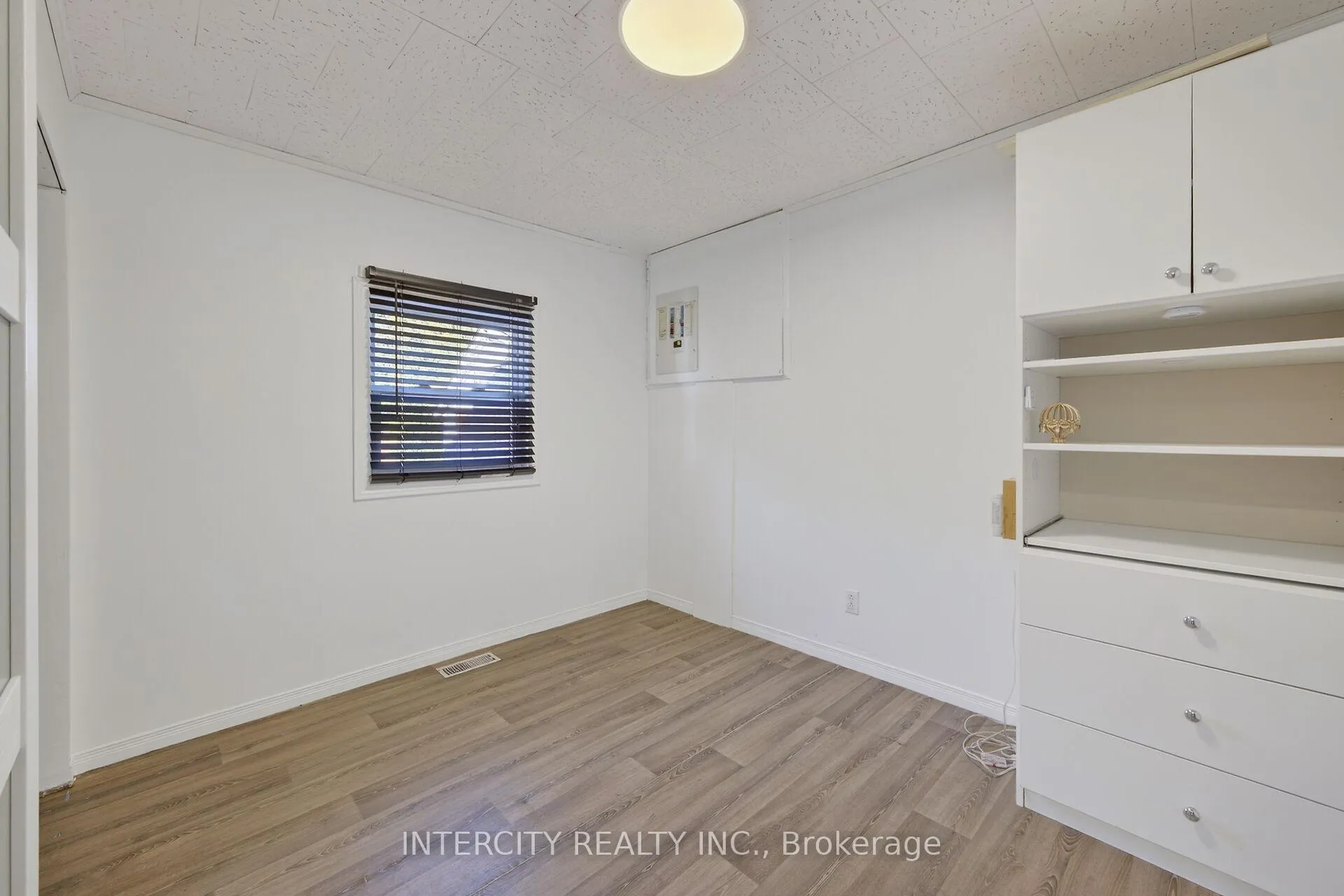 Photo 20 of 2152 25 Side Road, Innisfil, Alcona — HOMEH