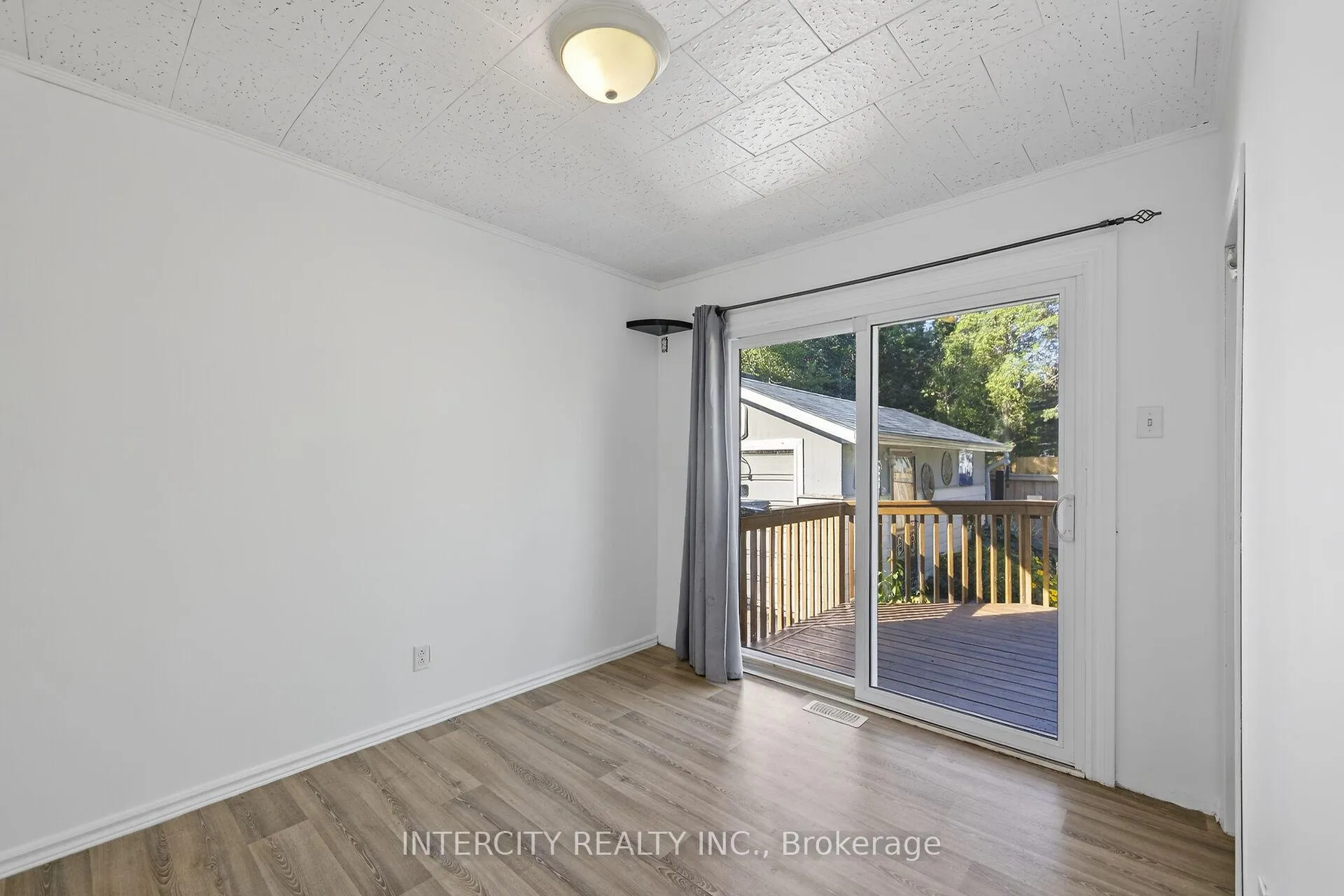 Photo 23 of 2152 25 Side Road, Innisfil, Alcona — HOMEH