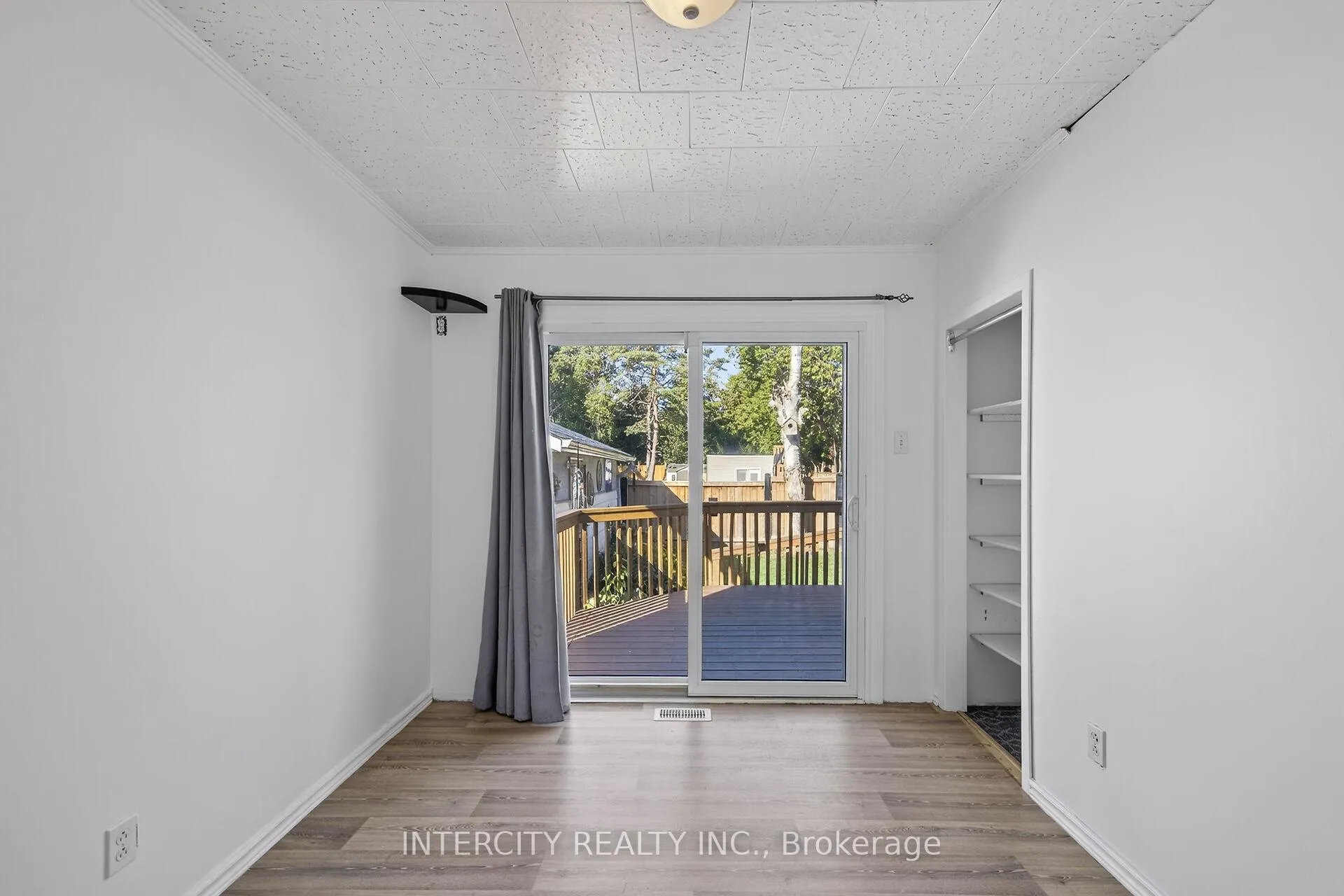 Photo 24 of 2152 25 Side Road, Innisfil, Alcona — HOMEH