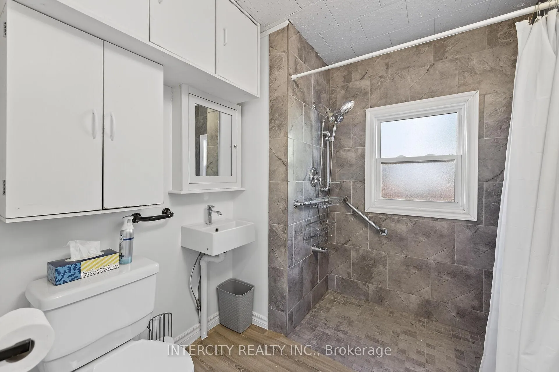 Photo 27 of 2152 25 Side Road, Innisfil, Alcona — HOMEH