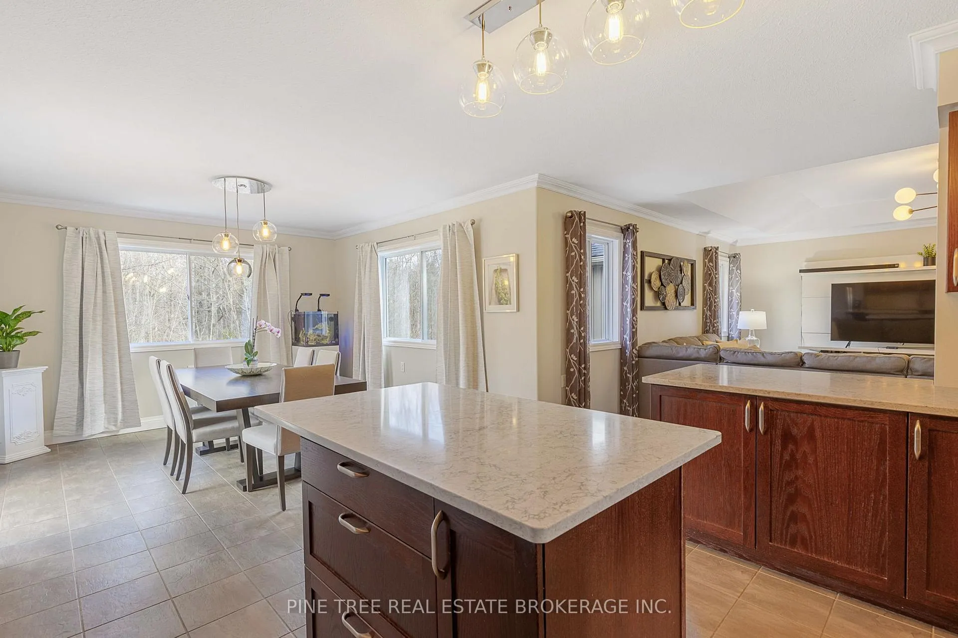 Photo 12 of 6975 Ortona Road, Essa, Rural Essa — HOMEH