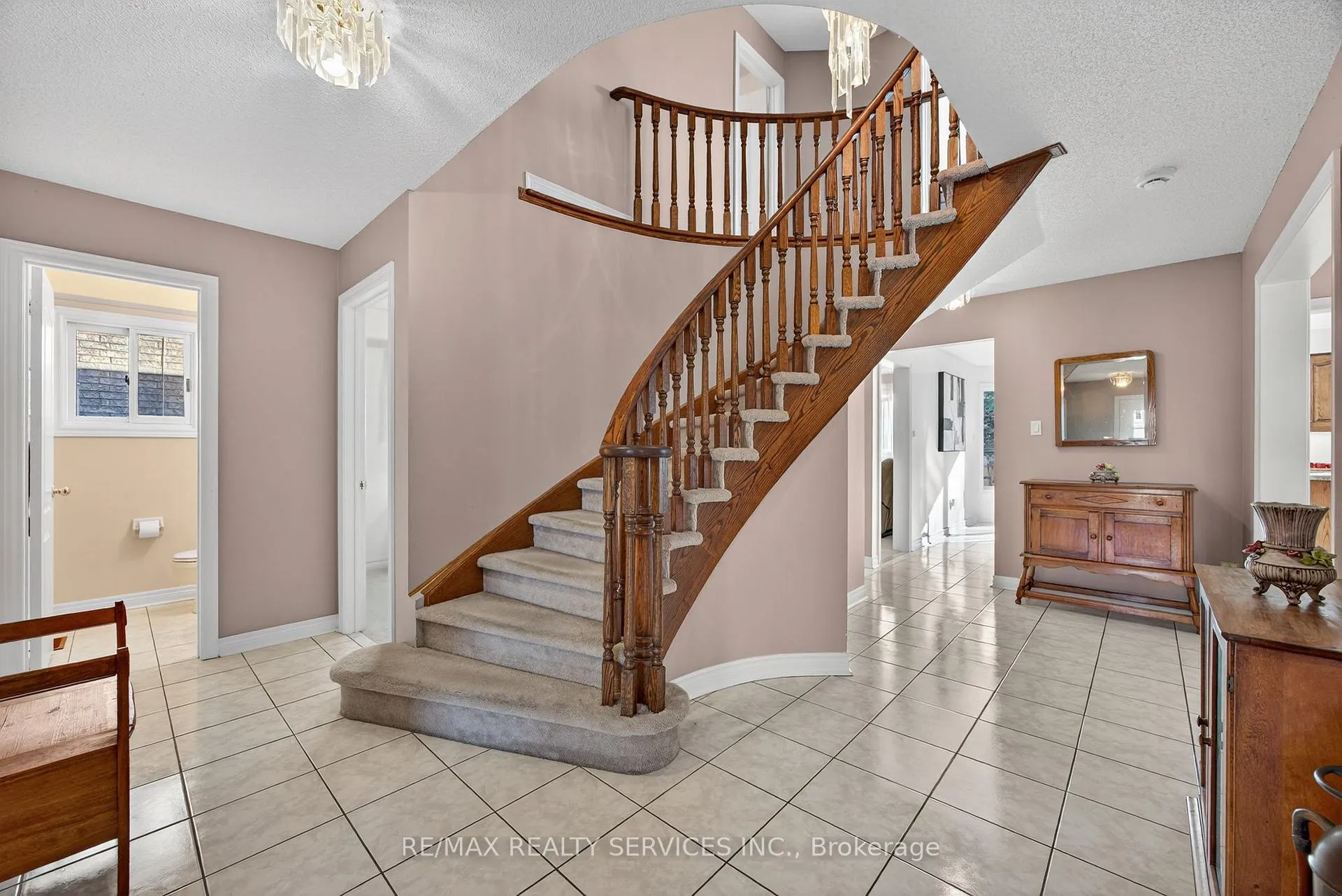 Photo 6 of 31 Gardenia Way, Caledon, Rural Caledon — HOMEH