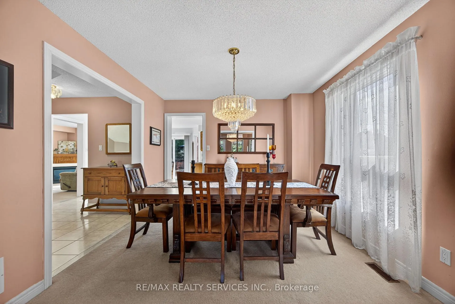 Photo 10 of 31 Gardenia Way, Caledon, Rural Caledon — HOMEH