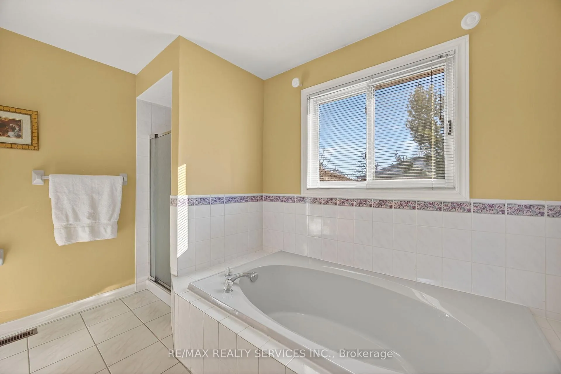 Photo 26 of 31 Gardenia Way, Caledon, Rural Caledon — HOMEH