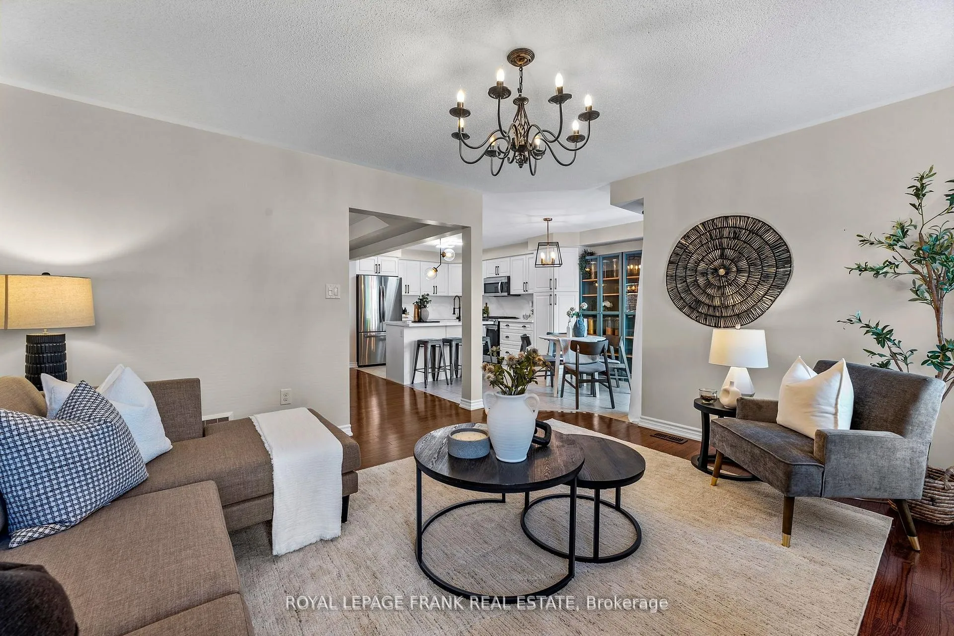 Photo 6 of 130 Worden Drive, Clarington, Courtice — HOMEH