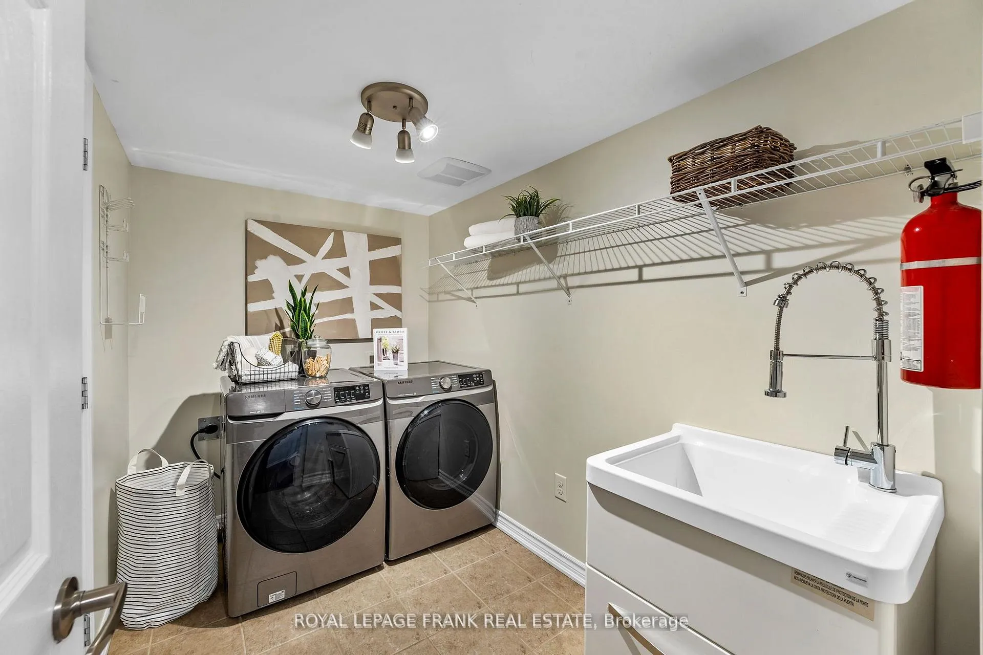 Photo 17 of 130 Worden Drive, Clarington, Courtice — HOMEH