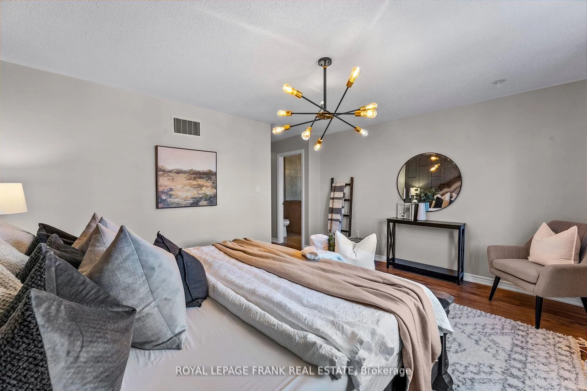 Photo 20 of 130 Worden Drive, Clarington, Courtice — HOMEH