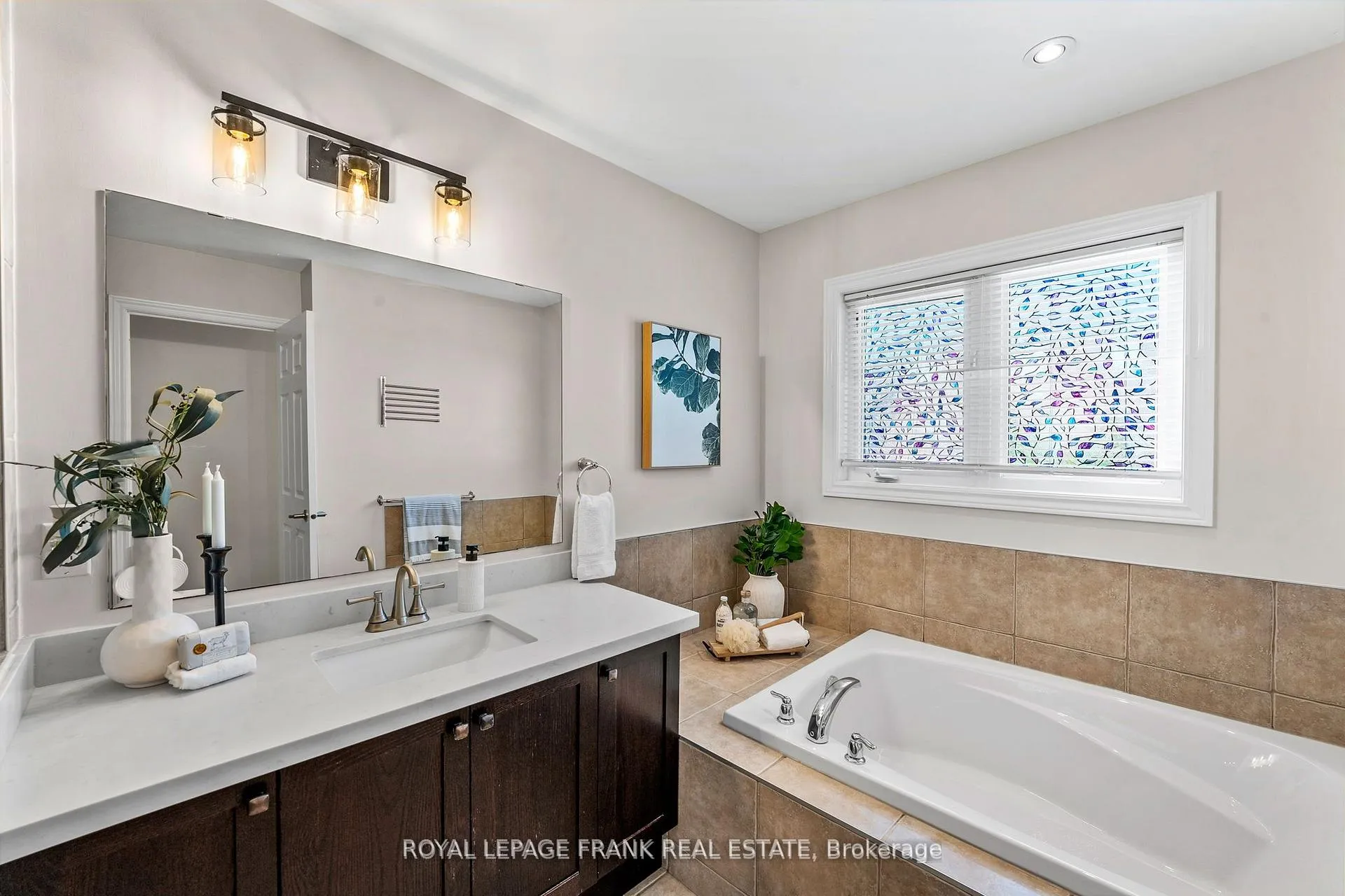Photo 22 of 130 Worden Drive, Clarington, Courtice — HOMEH