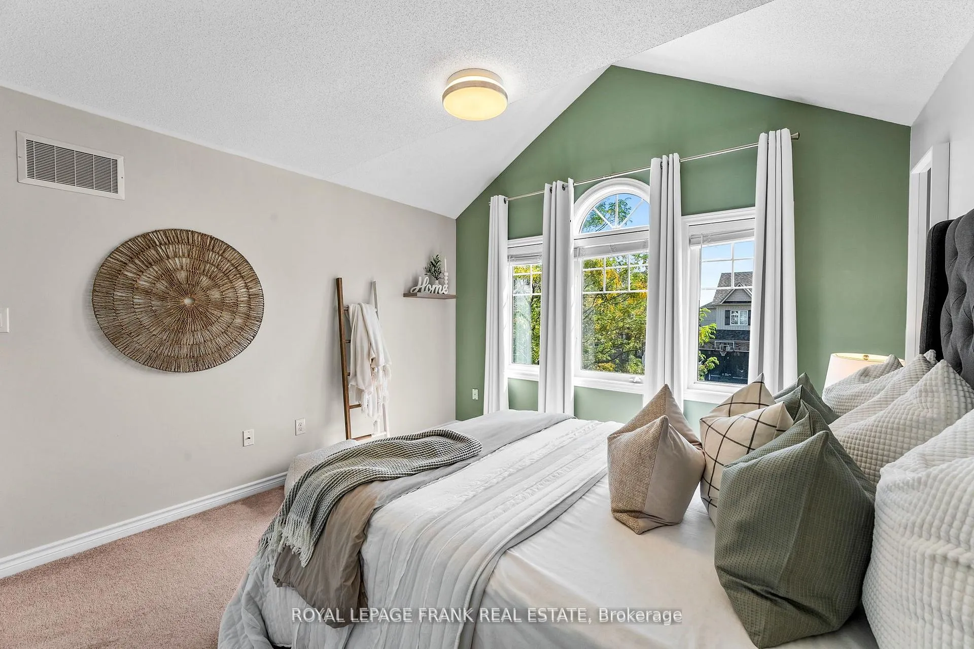 Photo 26 of 130 Worden Drive, Clarington, Courtice — HOMEH