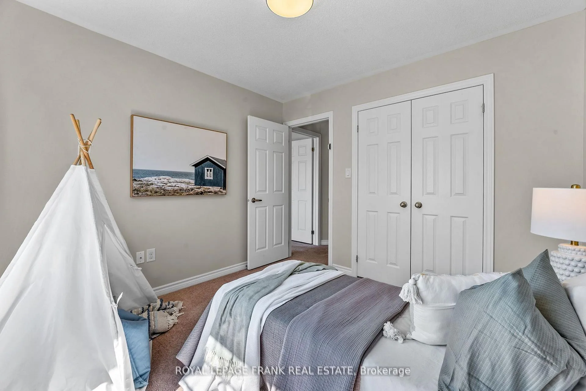 Photo 30 of 130 Worden Drive, Clarington, Courtice — HOMEH