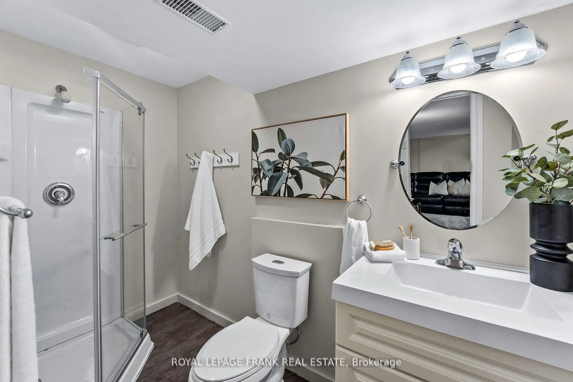 Photo 36 of 130 Worden Drive, Clarington, Courtice — HOMEH