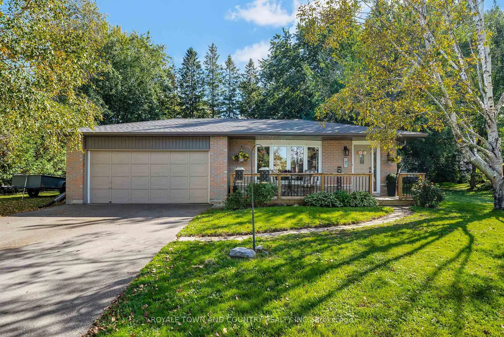 Photo 1 of 7 Donelda Court, Scugog, Blackstock — HOMEH
