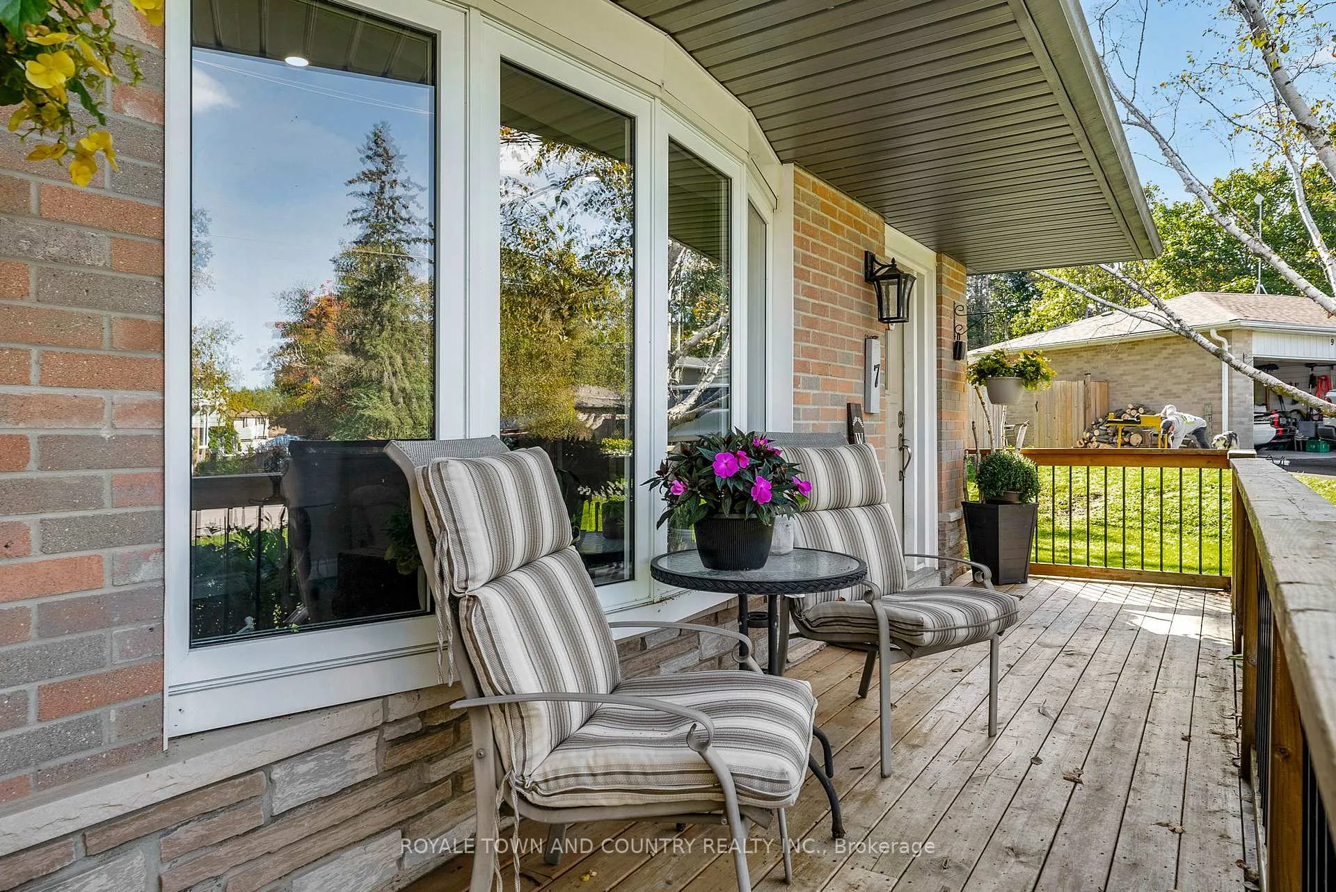 Photo 3 of 7 Donelda Court, Scugog, Blackstock — HOMEH