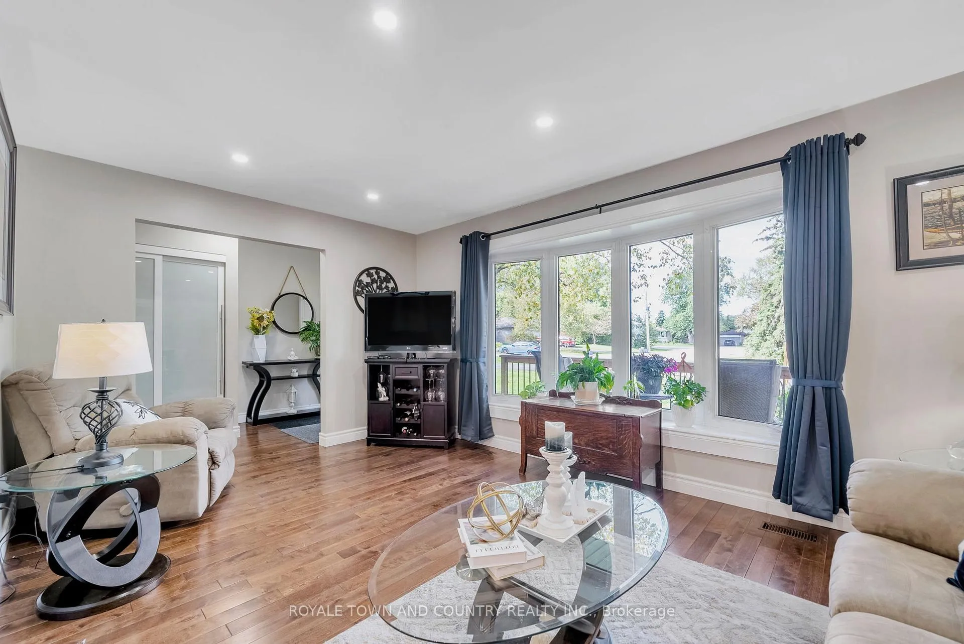 Photo 9 of 7 Donelda Court, Scugog, Blackstock — HOMEH