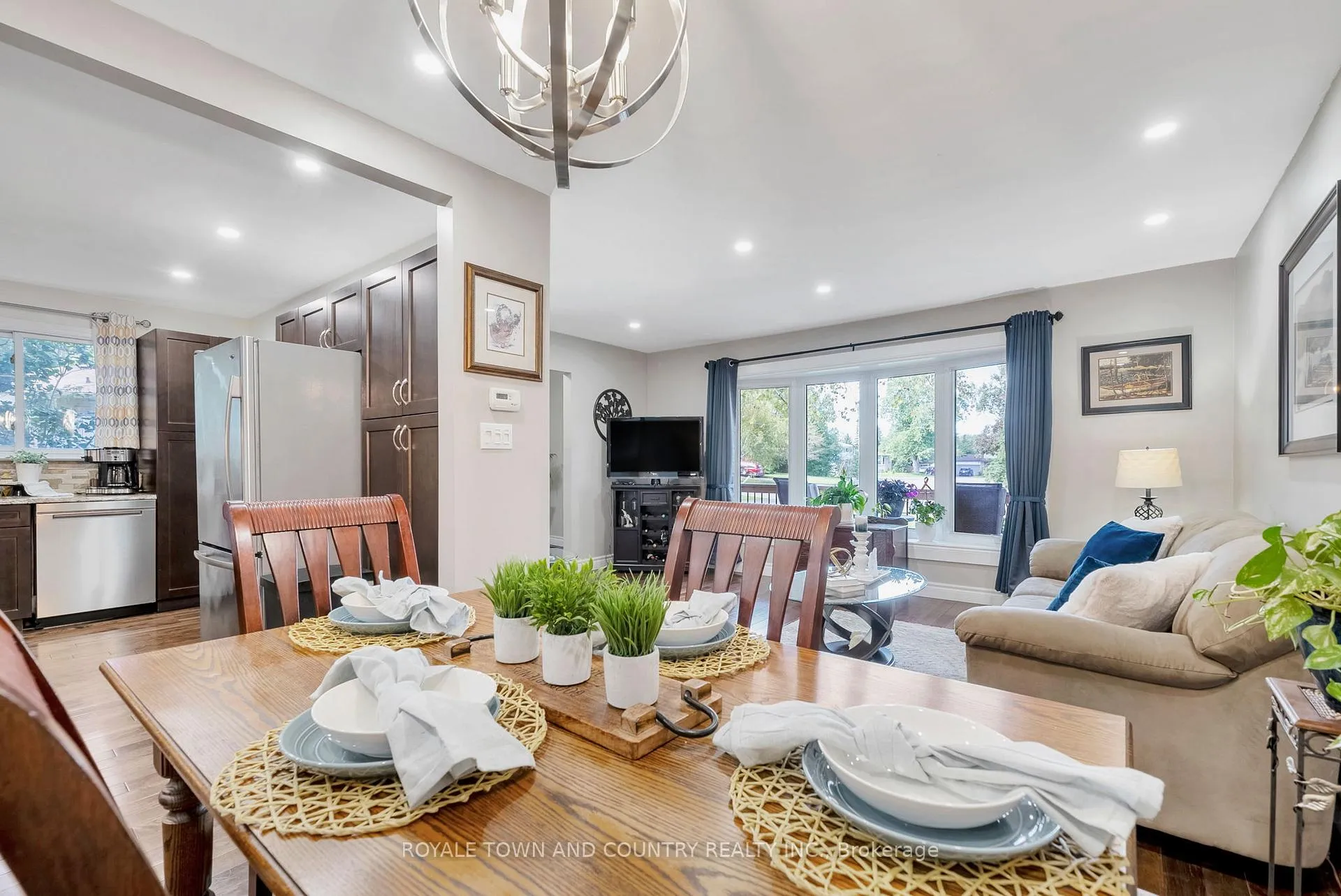 Photo 12 of 7 Donelda Court, Scugog, Blackstock — HOMEH