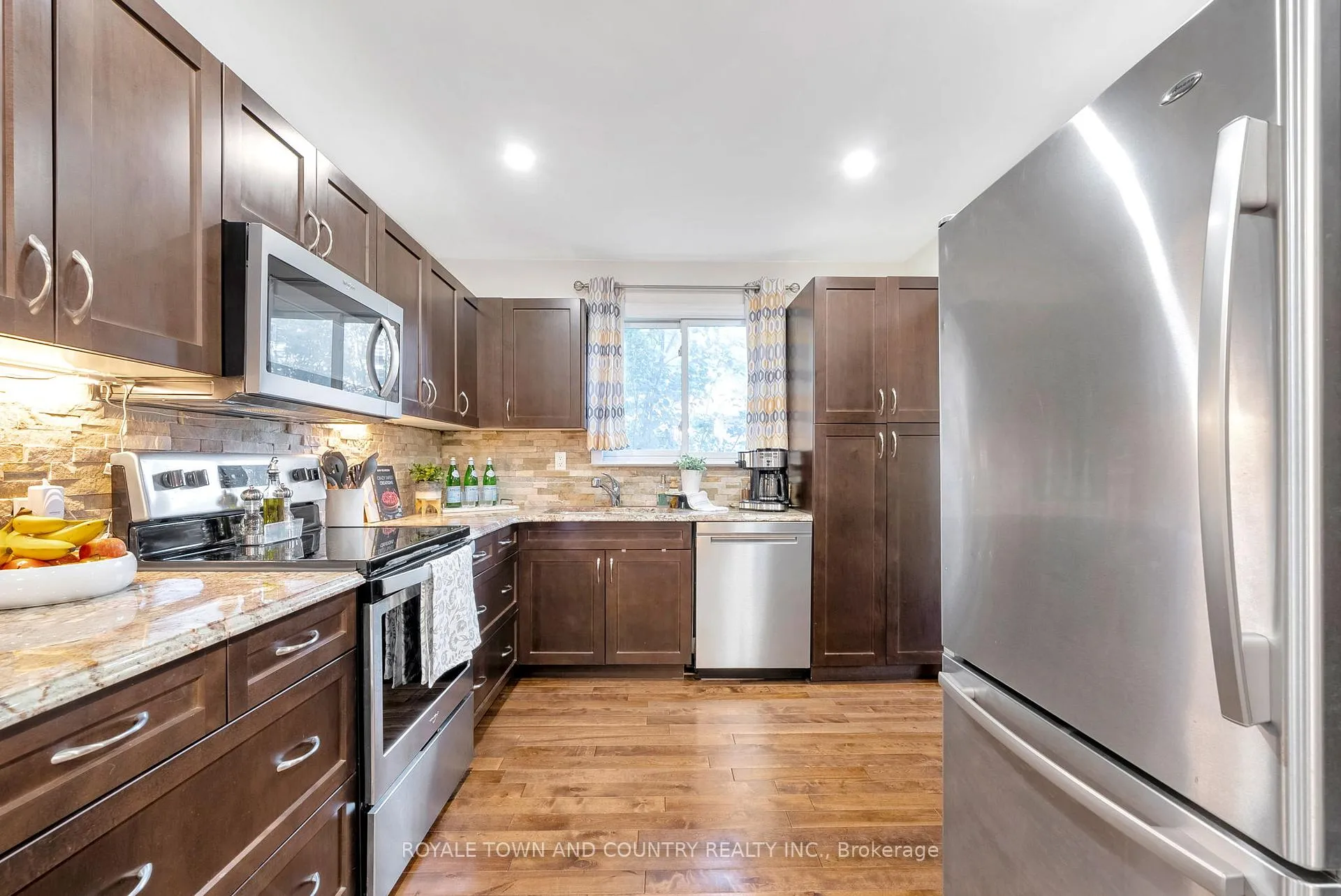 Photo 13 of 7 Donelda Court, Scugog, Blackstock — HOMEH
