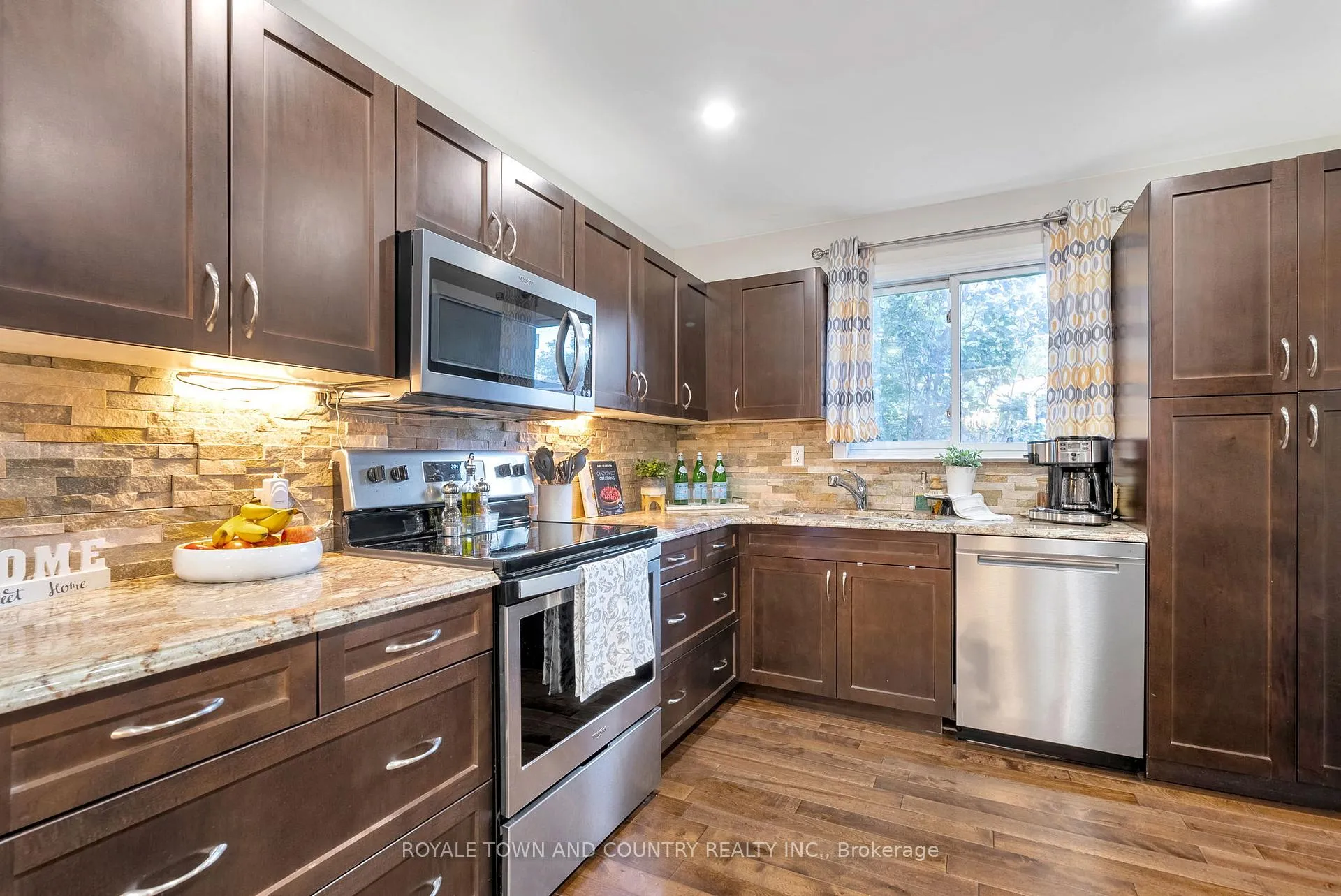 Photo 14 of 7 Donelda Court, Scugog, Blackstock — HOMEH