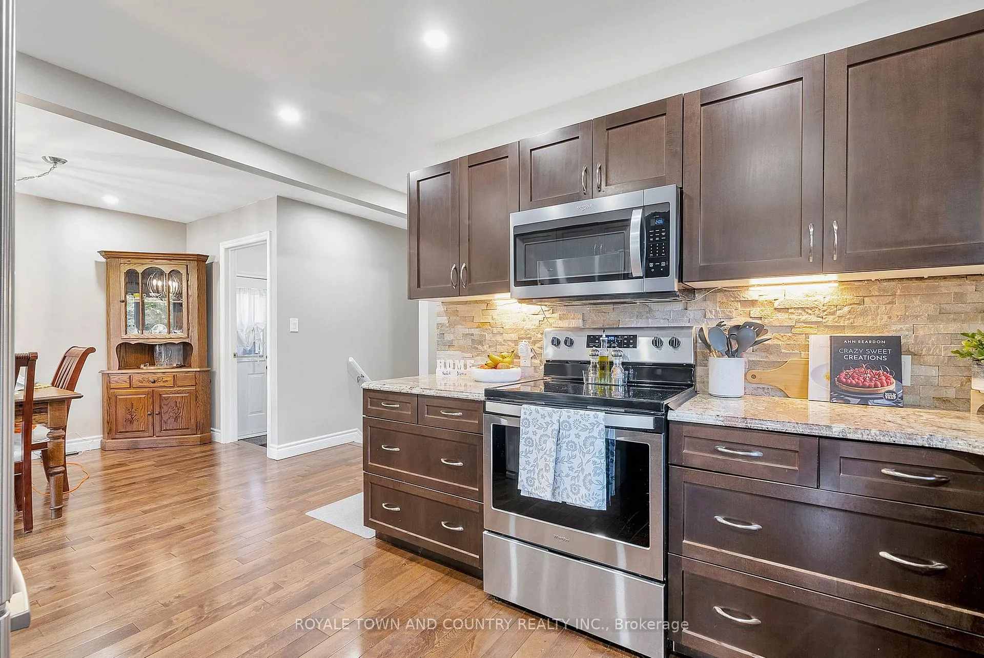 Photo 16 of 7 Donelda Court, Scugog, Blackstock — HOMEH