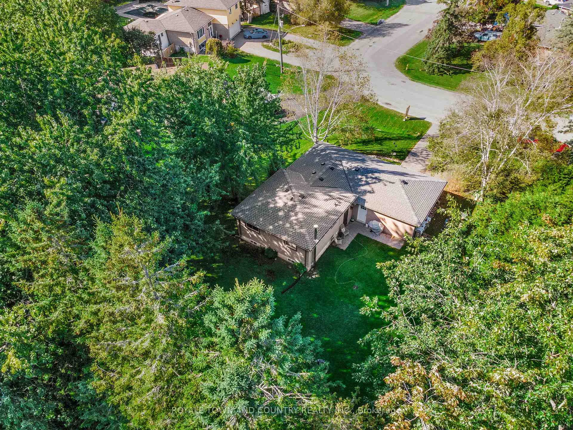 Photo 37 of 7 Donelda Court, Scugog, Blackstock — HOMEH