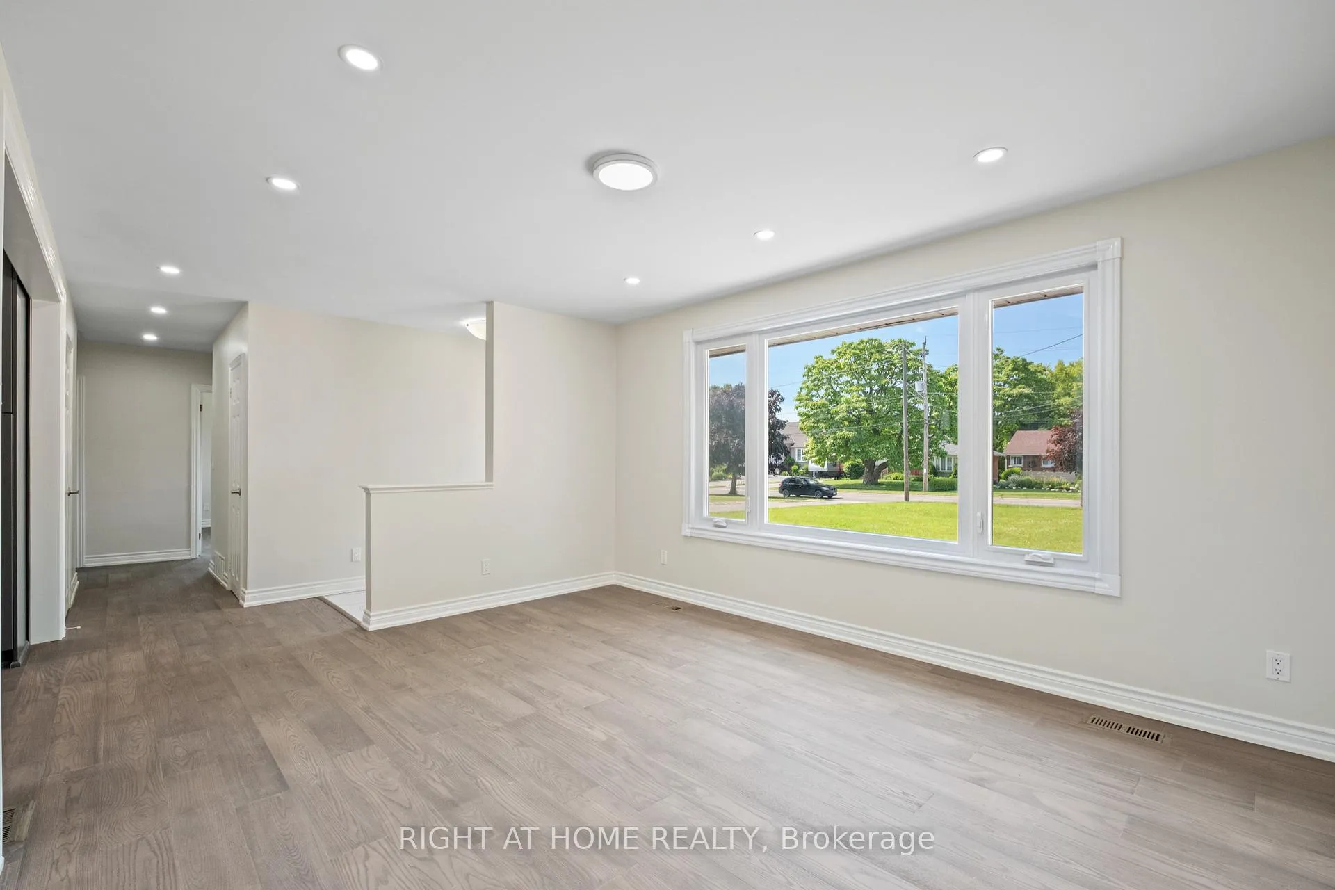 Photo 3 of 1419 Nash Road, Clarington, Courtice — HOMEH