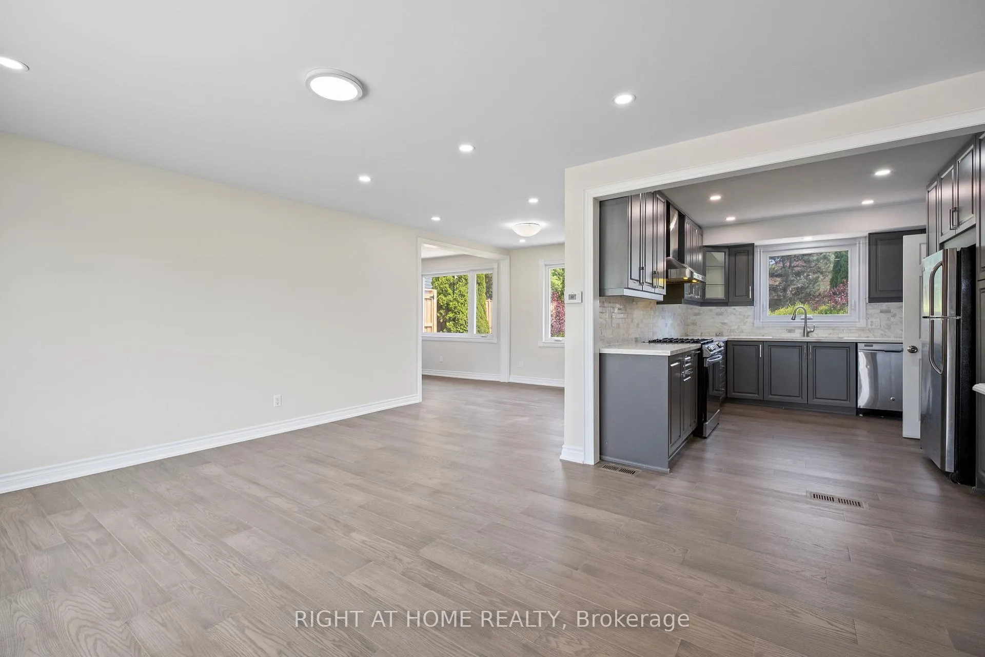 Photo 4 of 1419 Nash Road, Clarington, Courtice — HOMEH