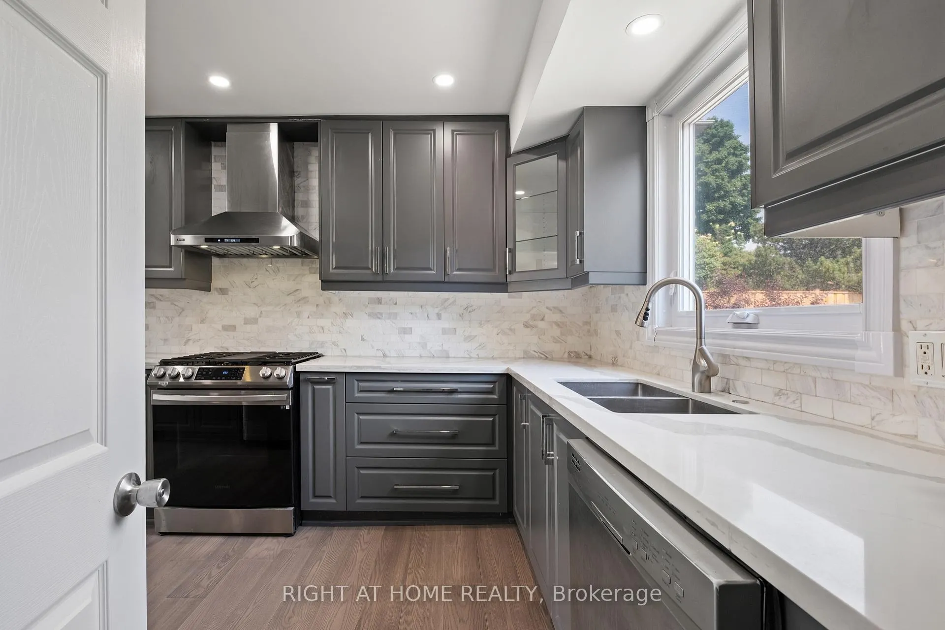 Photo 11 of 1419 Nash Road, Clarington, Courtice — HOMEH