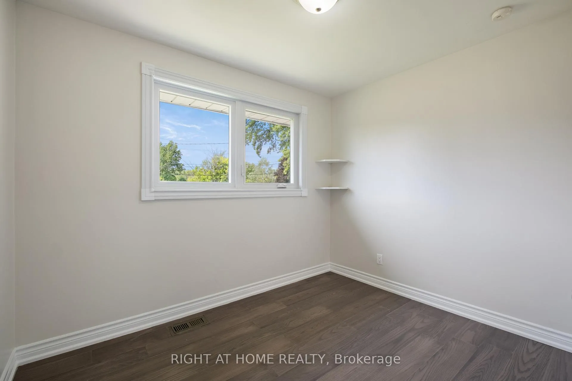 Photo 16 of 1419 Nash Road, Clarington, Courtice — HOMEH