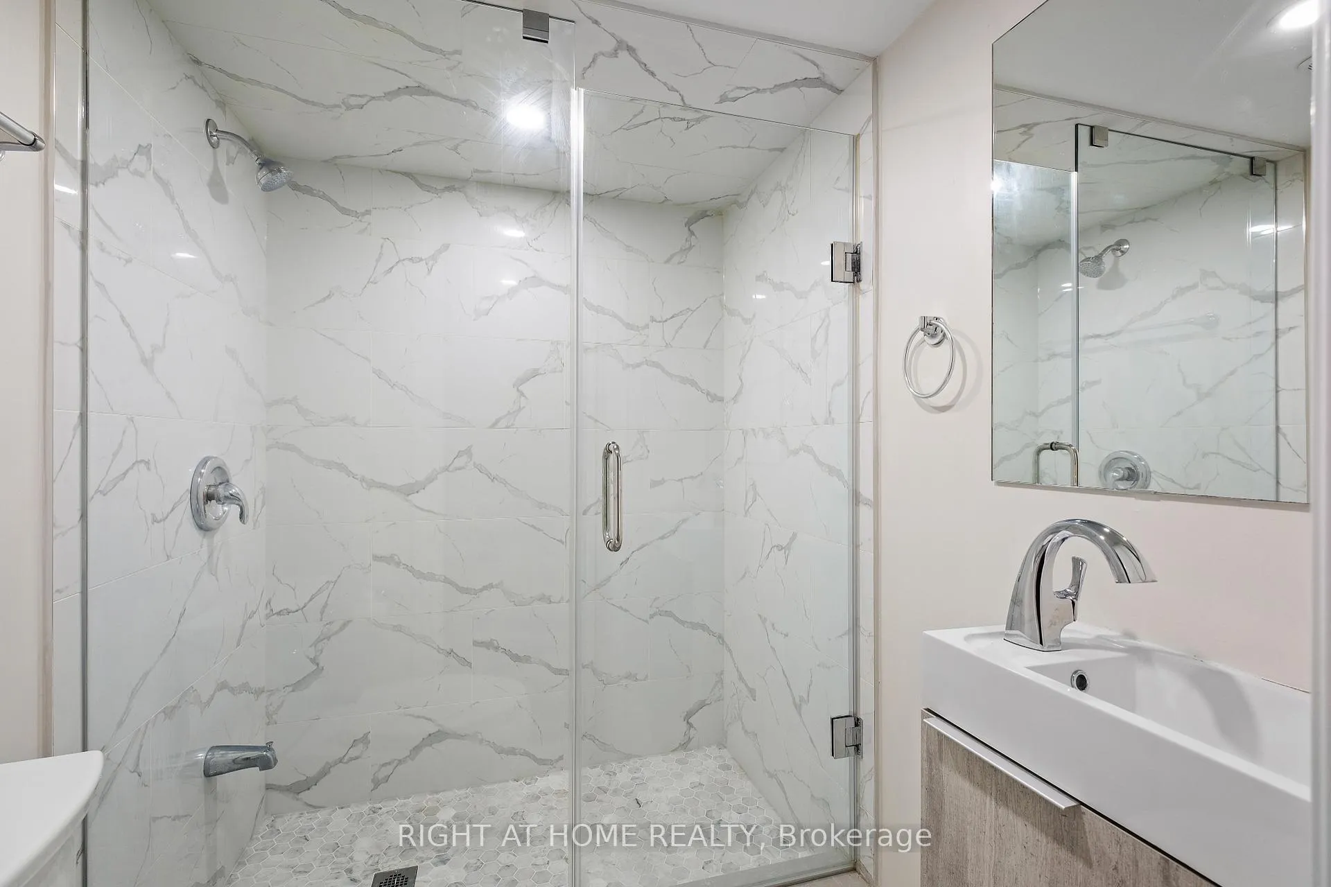 Photo 25 of 1419 Nash Road, Clarington, Courtice — HOMEH