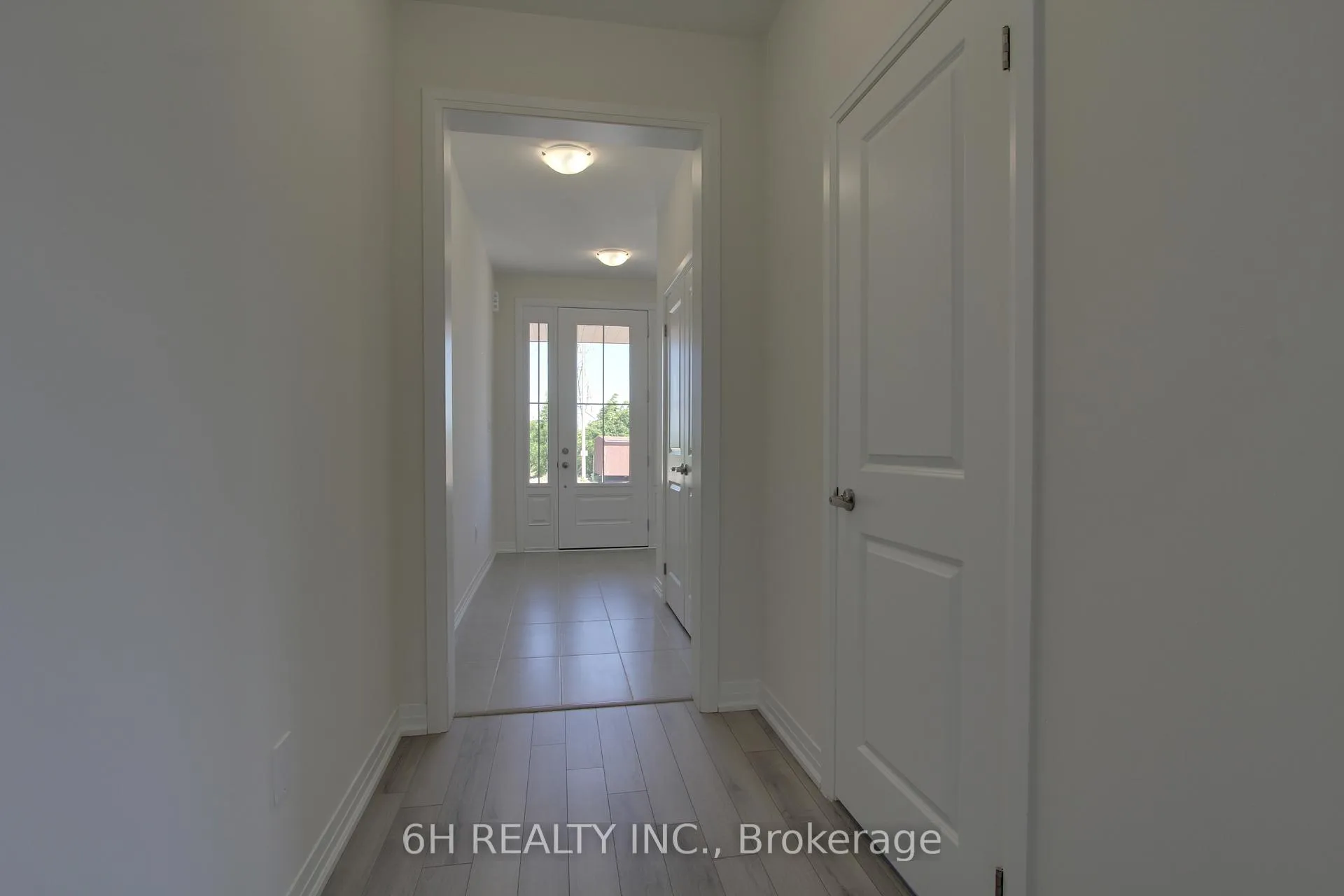 Photo 4 of 2602 Hibiscus Drive, Pickering, Rural Pickering — HOMEH