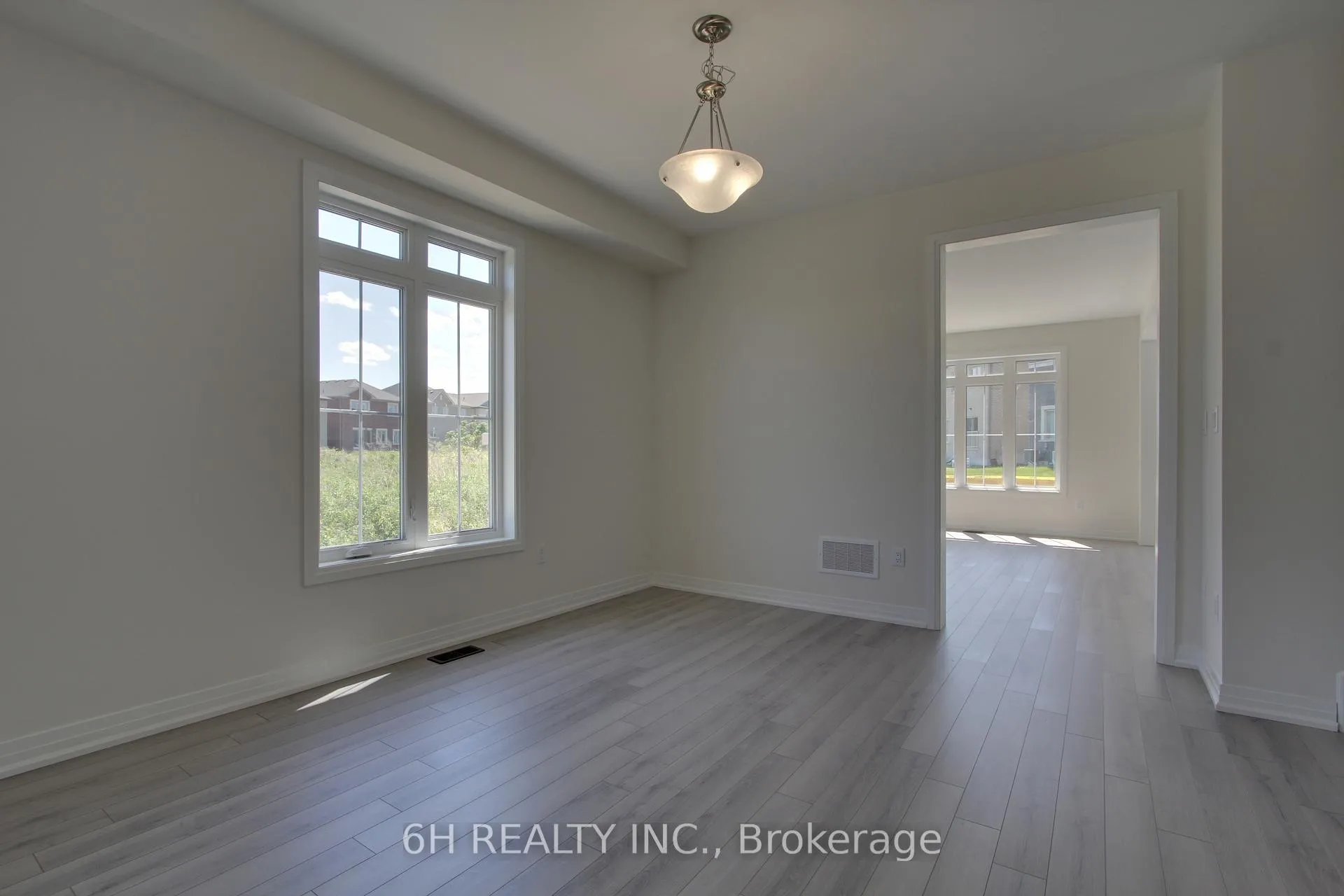 Photo 5 of 2602 Hibiscus Drive, Pickering, Rural Pickering — HOMEH