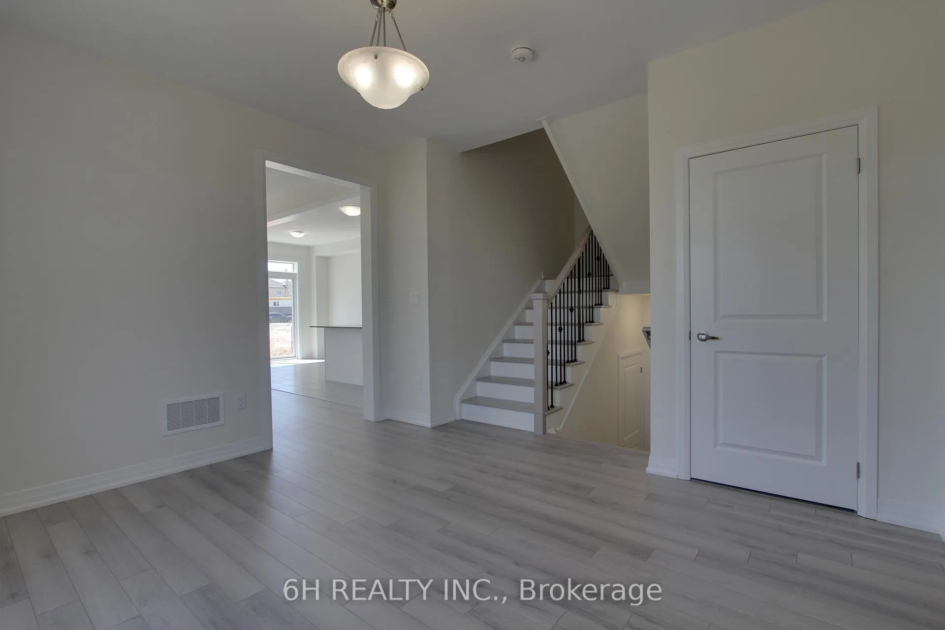 Photo 8 of 2602 Hibiscus Drive, Pickering, Rural Pickering — HOMEH