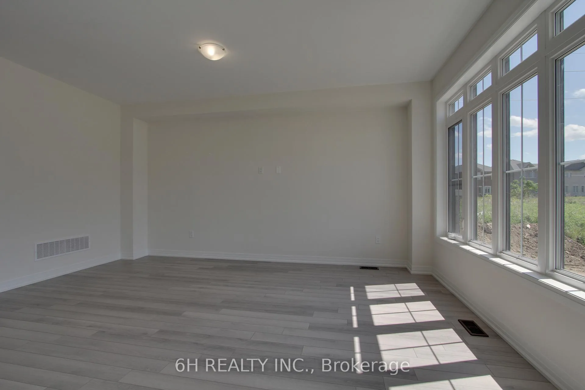 Photo 10 of 2602 Hibiscus Drive, Pickering, Rural Pickering — HOMEH