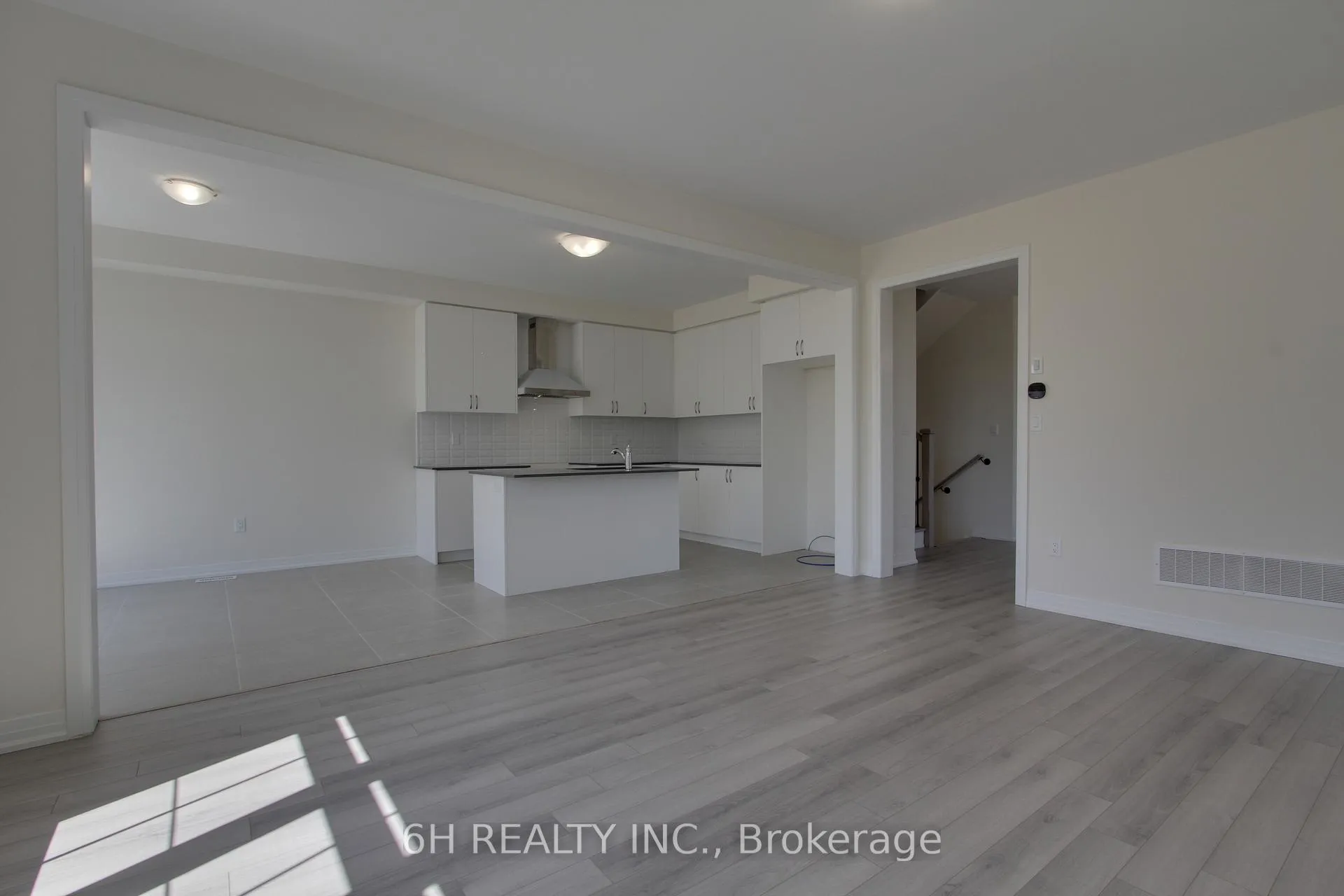 Photo 11 of 2602 Hibiscus Drive, Pickering, Rural Pickering — HOMEH
