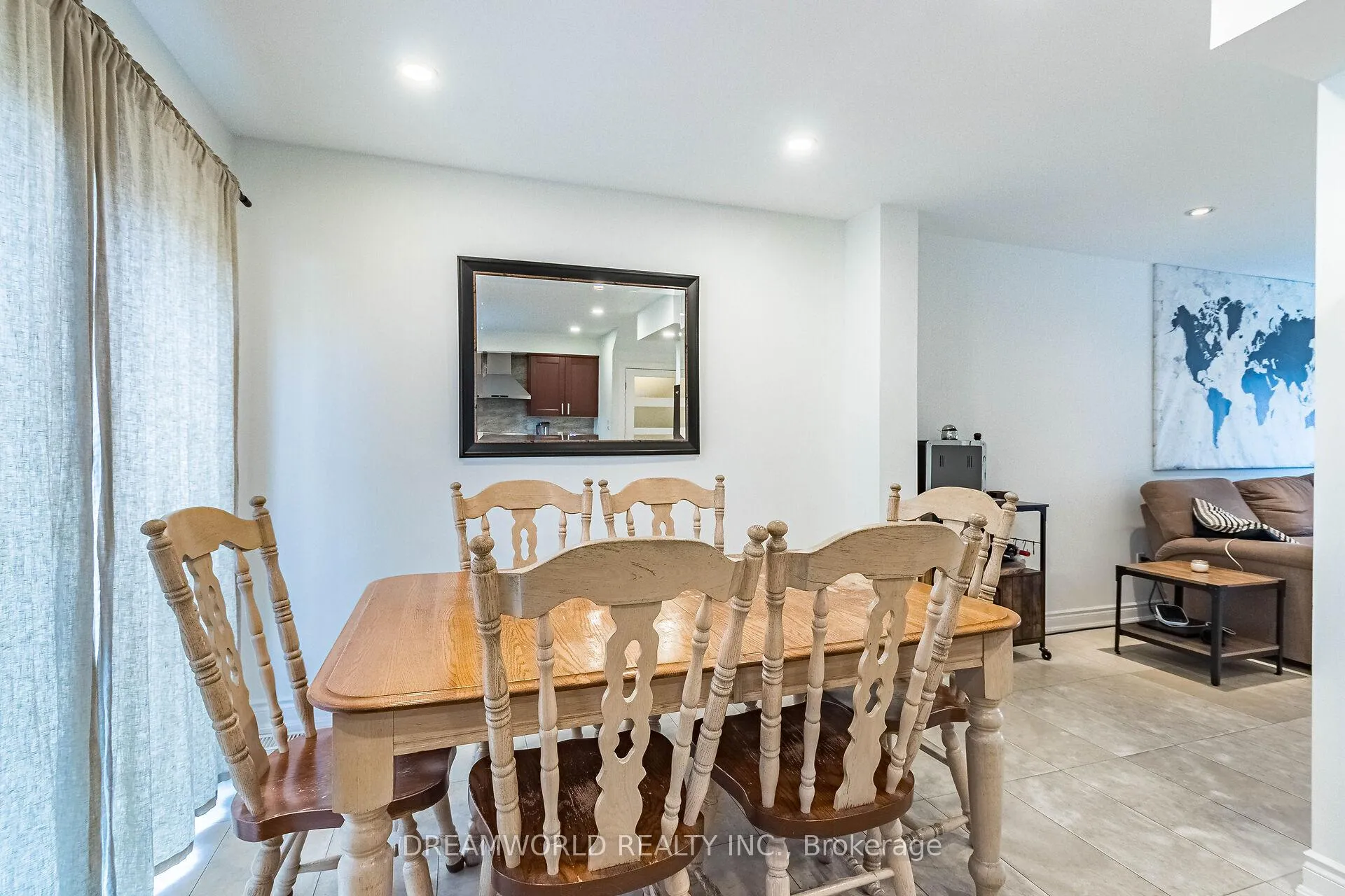 Photo 12 of 21 Irish Moss Court, Vaughan, East Woodbridge — HOMEH