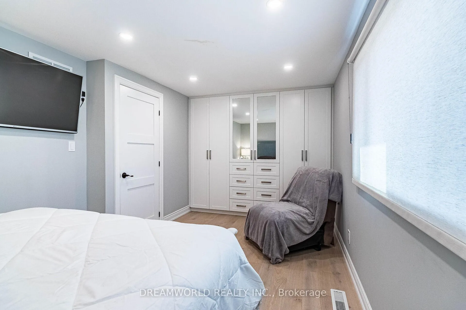 Photo 20 of 21 Irish Moss Court, Vaughan, East Woodbridge — HOMEH