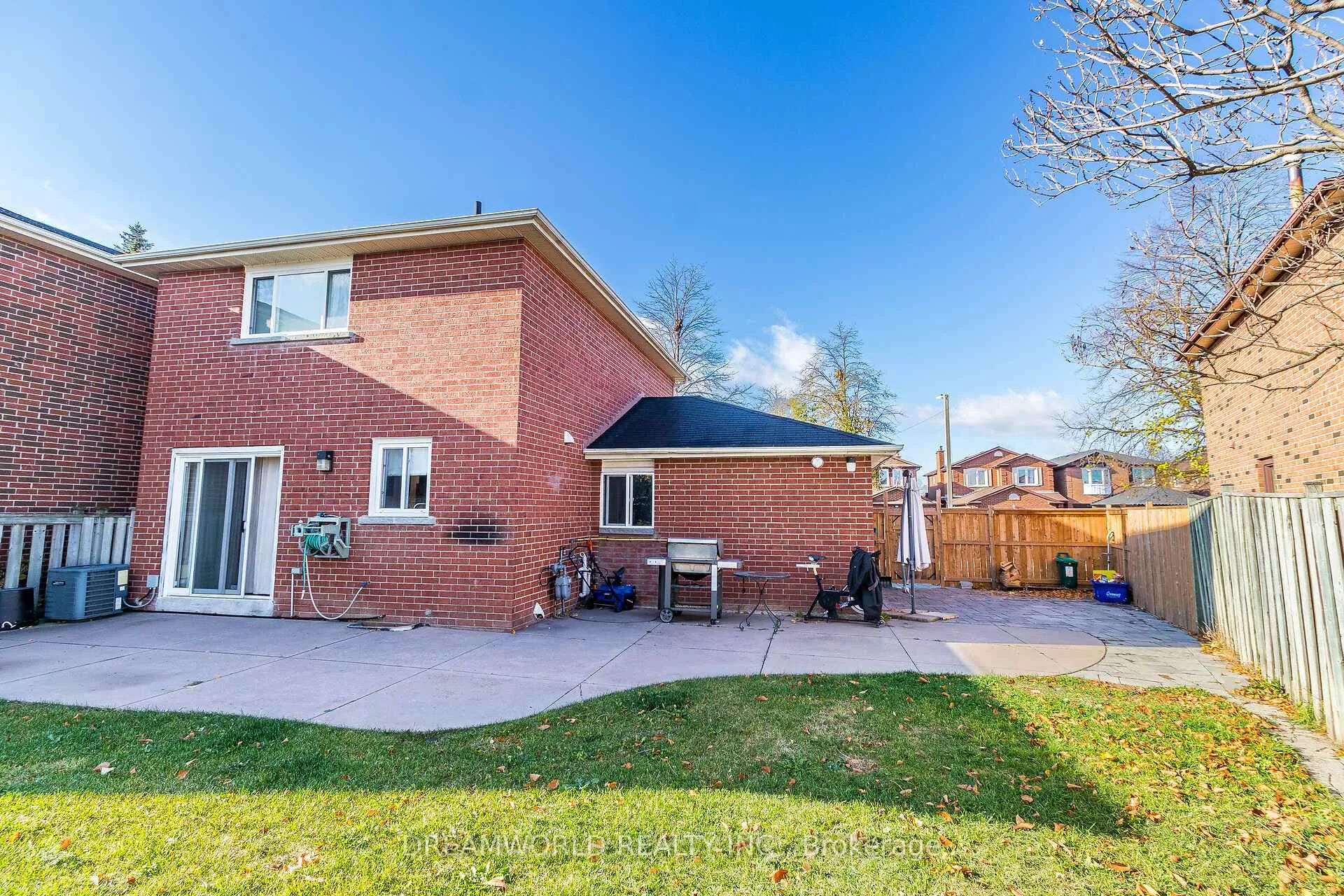 Photo 32 of 21 Irish Moss Court, Vaughan, East Woodbridge — HOMEH
