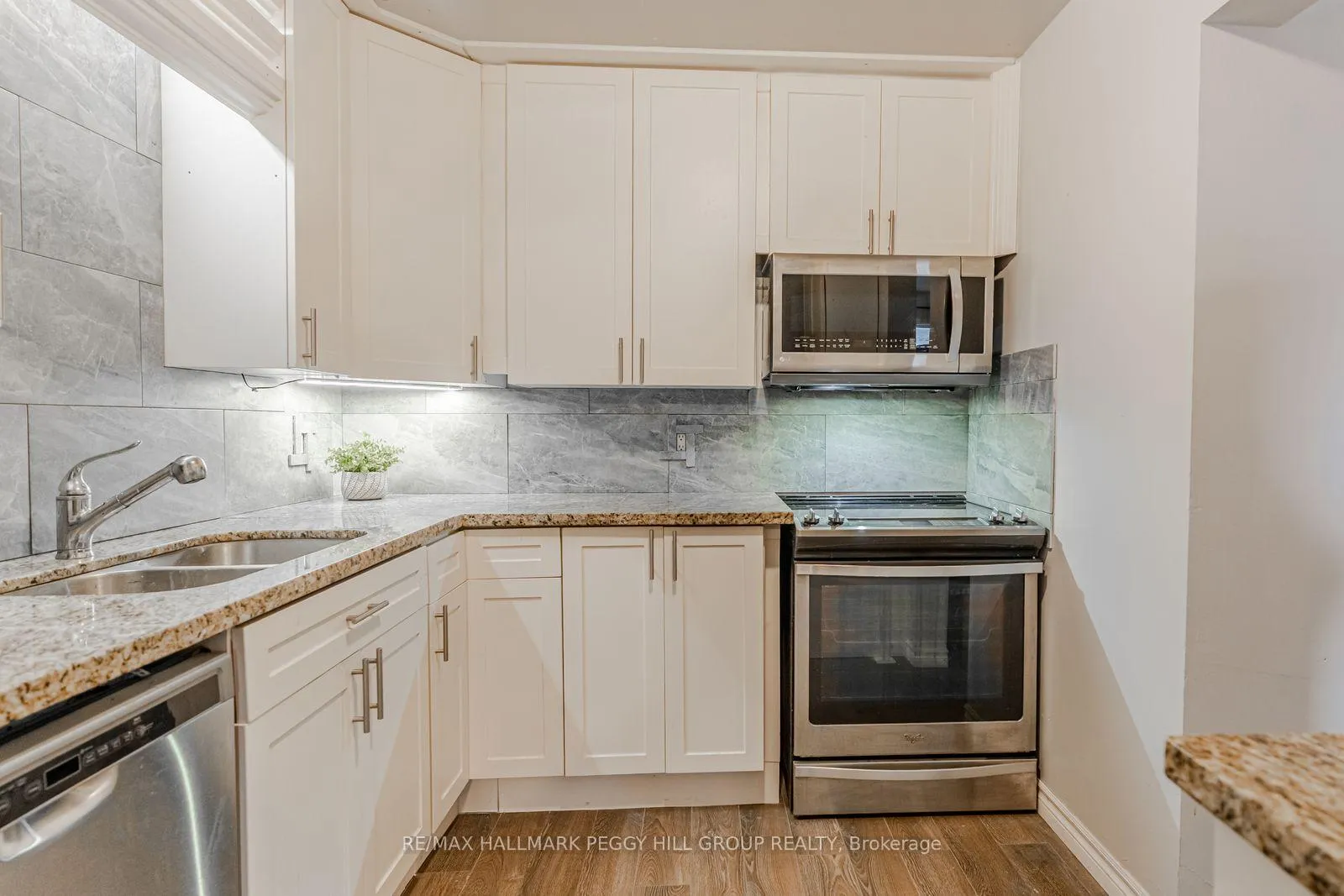Photo 2 of 2185 Ferguson Street, Innisfil, Alcona — HOMEH