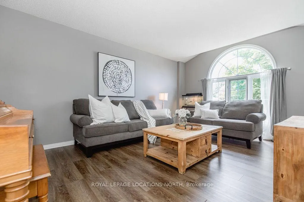 Photo 5 of 84 Silver Birch Avenue, Wasaga Beach — HOMEH