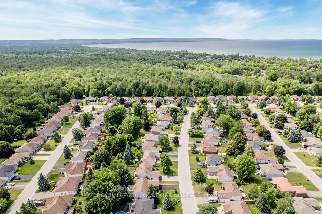 Photo 38 of 84 Silver Birch Avenue, Wasaga Beach — HOMEH